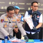 Polres Gresik Bongkar Jaringan Narkoba Amankan 2 Tersangka Pengedar dan 209 Gram Sabu
